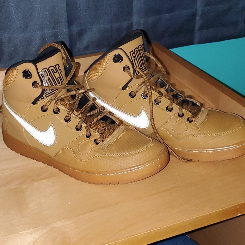 (Sold) Nike air forces💣 shoes💯